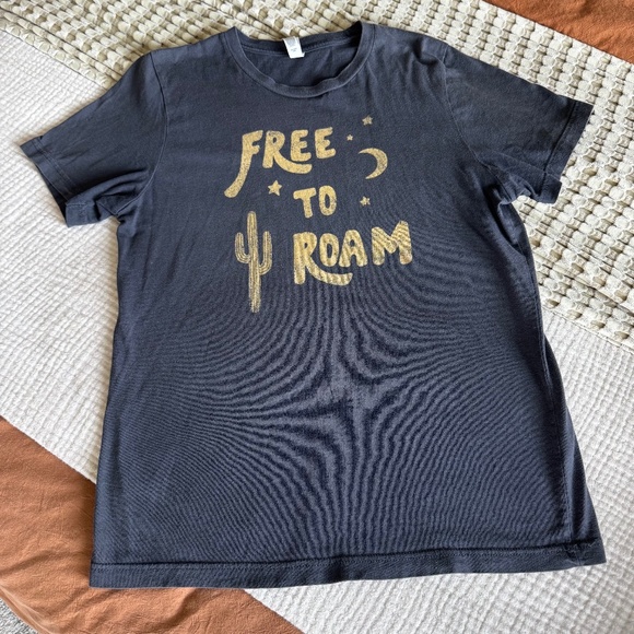 Free To Roam Desert Boho Tee Shirt Size Medium - Picture 1 of 3